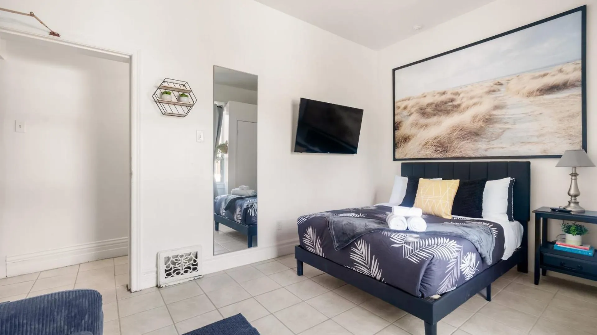 Bedroom In The Corso Italia Neighbourhood Τορόντο 0*,